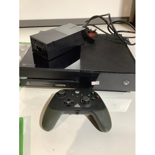 488 - Xbox one with leads controller plus games