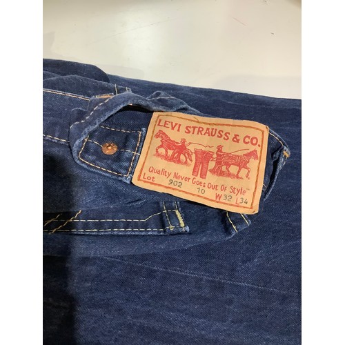 447 - Pair of Levi Jeans. W32 L34