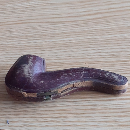 102A - A Sport Bruyere Smoking Pipe and an empty Pipe case. The pipe is in good condition and the case has ... 