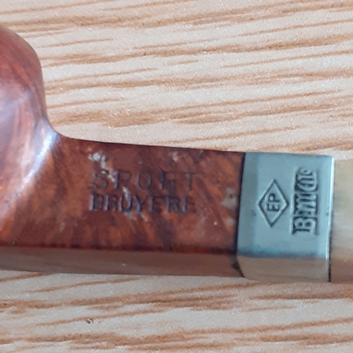 102A - A Sport Bruyere Smoking Pipe and an empty Pipe case. The pipe is in good condition and the case has ... 