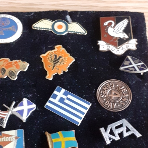 439 - Decent quantity of various pin badges representing Military, Fireman, Sport, different countries and... 