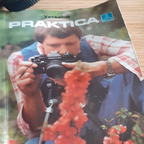 443 - Praktica MTL3 Camera, accessories, case and instructions booklet. Overall good clean condition. Case... 