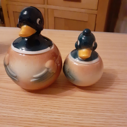 112A - 2 x Goebel Duck Preserve Pots. Graduating in size these are a good clean example with no damage albe... 