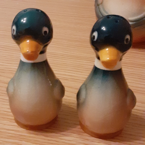 111A - Goebel Cruet, Salt and Pepper Ducks. Nice detail. One duck has a small chip to the underside but oth... 