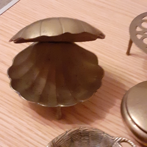 442 - Brass mixed pots and trinket dishes with a brass topped vintage brush and small trivet. Some intrica... 