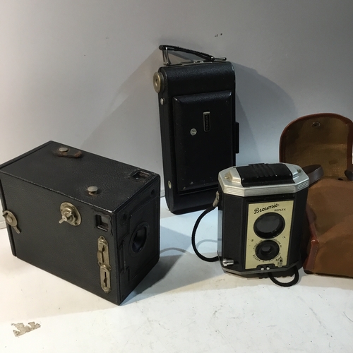 80 - Brownie Reflex, Kodak and Vintage Ensign Cameras