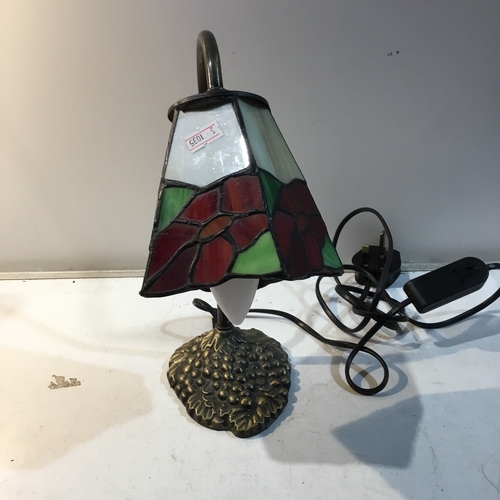 109 - Tiffany Style small table lamp