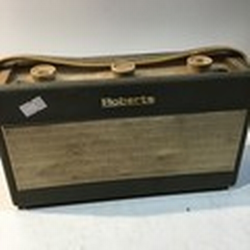 112 - Vintage Roberts Transistor Radio