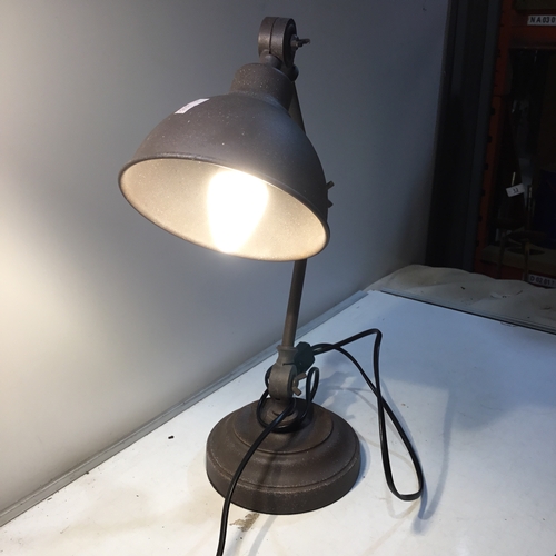 132 - Retro Anglepose style lamp - working