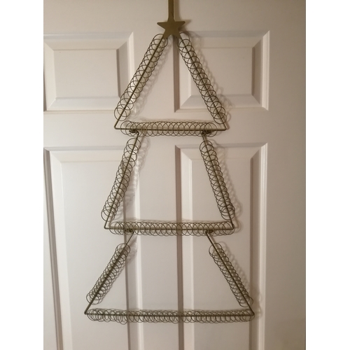 451B - 2 x metal Christmas card holders and a set of Christmas lights