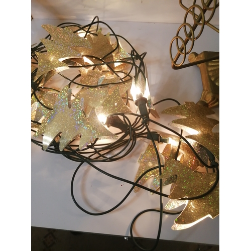 451B - 2 x metal Christmas card holders and a set of Christmas lights