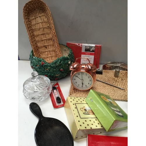 959 - Mixed homeware inc holly style bowl, woven basket, pin badges & more