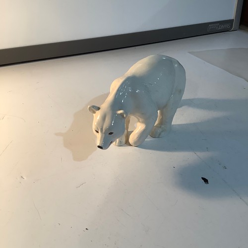 453 - Melba ceramic polar bear in good condition