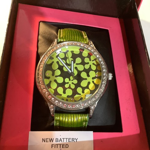 460 - Green splash watch with green strap - new battery fitted