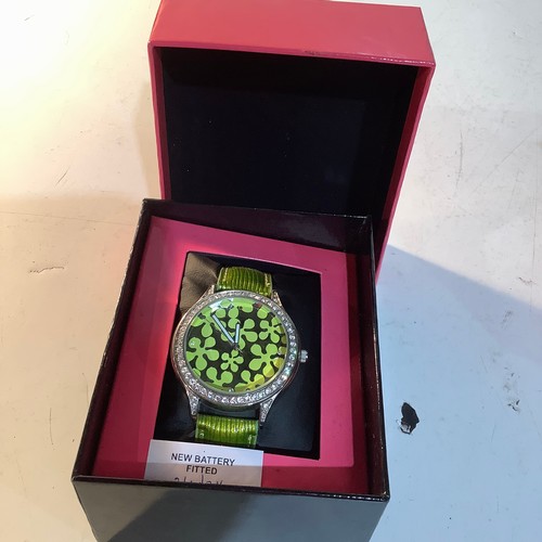 460 - Green splash watch with green strap - new battery fitted