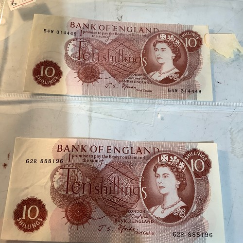 466 - 3x Bank of England ten shillings notes in good condition