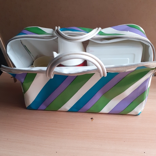 428 - Vintage picnic bag with contents including a flask, 4 cups and a sandwich container. Overall used bu... 