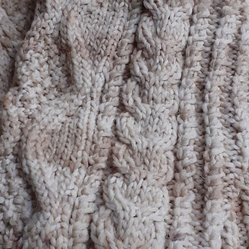 436 - 2 x Aran Knit/Cable knit style jumpers. Lovely detail, great detail. Hand knitted so no size but wou... 