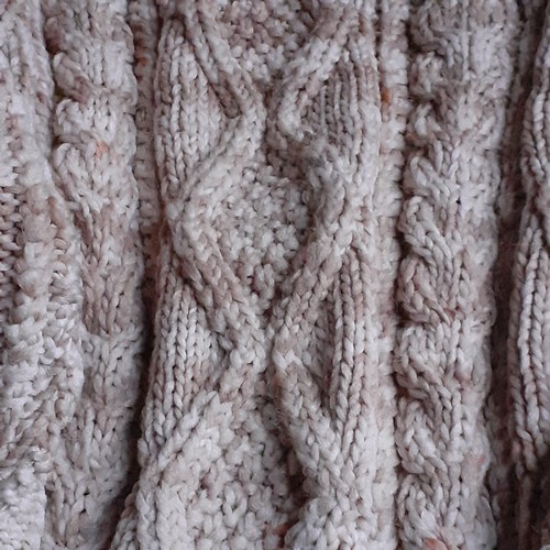 436 - 2 x Aran Knit/Cable knit style jumpers. Lovely detail, great detail. Hand knitted so no size but wou... 