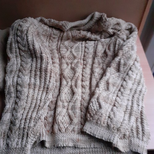 436 - 2 x Aran Knit/Cable knit style jumpers. Lovely detail, great detail. Hand knitted so no size but wou... 