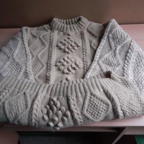 436 - 2 x Aran Knit/Cable knit style jumpers. Lovely detail, great detail. Hand knitted so no size but wou... 