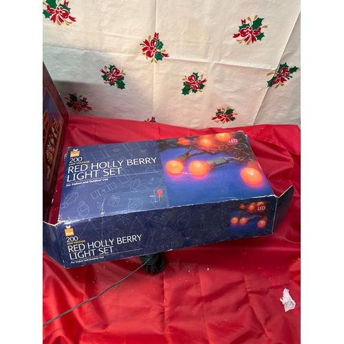 73 - 200 low voltage red holly berry light set - tested