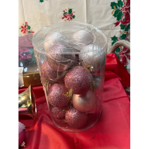 99 - Quantity of green, gold & pink baubles and bells