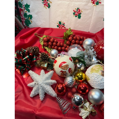 112 - A very very large quantity of baubles & decorations - mainly red, gold & silver