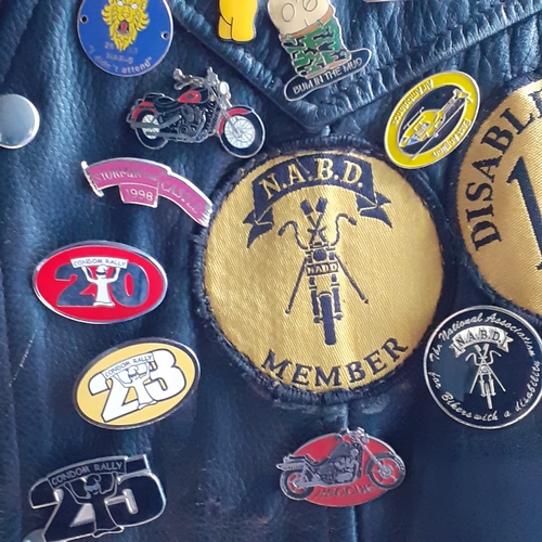 17 - Fantastic example of a vintage leather motorcycle jacket (XXL) with original genuine badges and patc... 