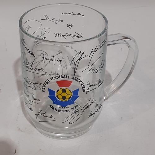 2 - Glass tankard showing S.F.A. Argentina 1978 with multiple signatures. Good clean condition