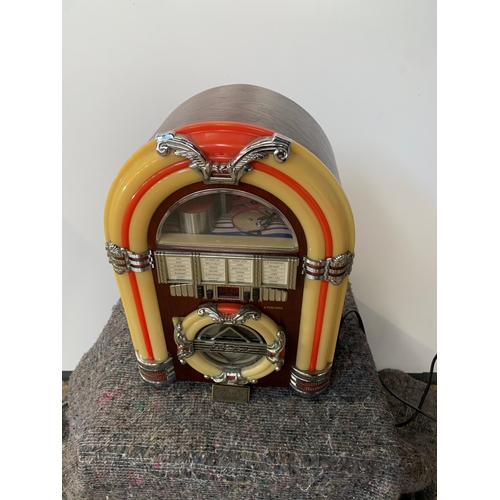 275 - Steepletone CD player Mini Jukebox