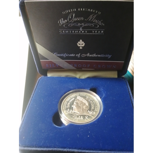 34A - COINS : 2000 silver proof 5 pounds coin (Queen mothers 100th birthday) in presentation box