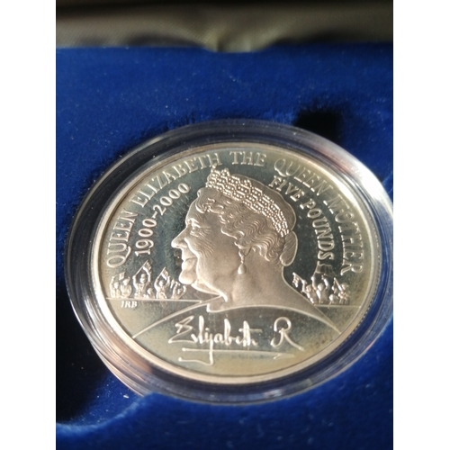 34A - COINS : 2000 silver proof 5 pounds coin (Queen mothers 100th birthday) in presentation box