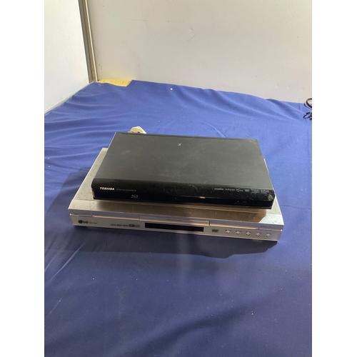 210 - Toshiba Blu-ray Disc player BDX1100 and LG DVD5184 DVD player