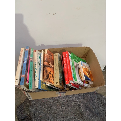 559 - Quantity of kitchen cookery books