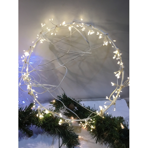 180 - Light up Christmas wreath, star and circle