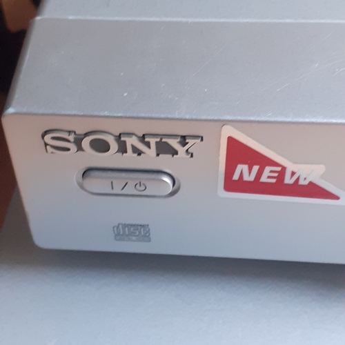 15 - Sony CD/DVD player DVP-NS330 and DVD Recorder RDR-HXD560. Both working order