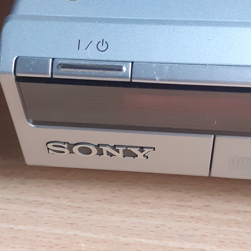 15 - Sony CD/DVD player DVP-NS330 and DVD Recorder RDR-HXD560. Both working order