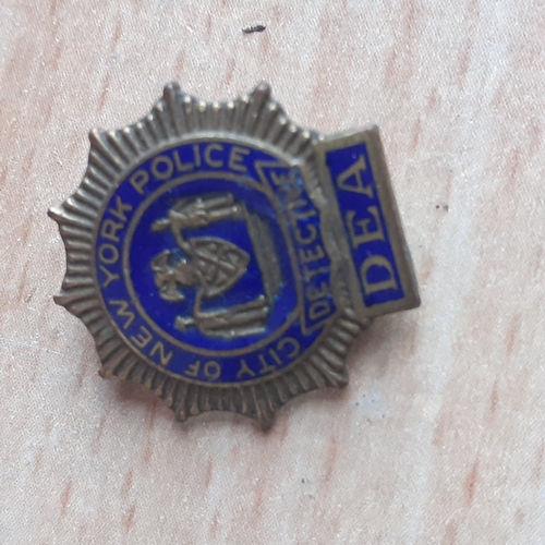 1 - Interesting collection of pin badges from all over the world. These include police related, military... 