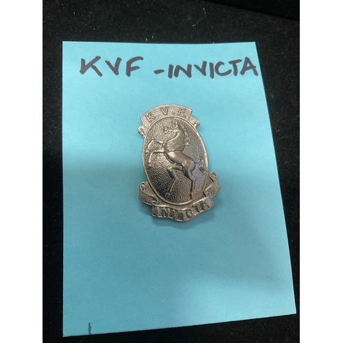 42A - KVF - Invicta cap badge