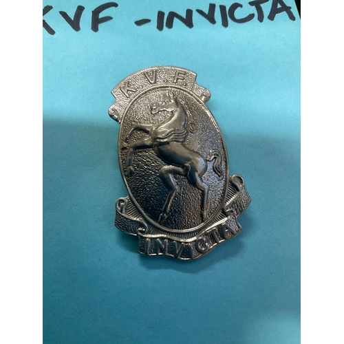 42A - KVF - Invicta cap badge