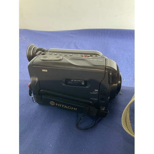 115 - Hitachi 8mm video camera/recorder VM E10E with charger in case