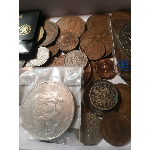 50B - COINS : Box of mixed English coinage