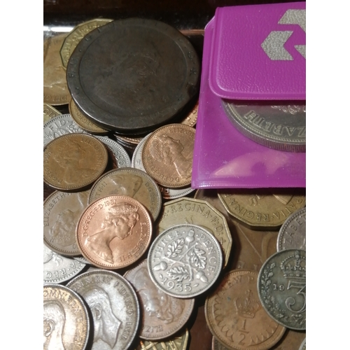 51B - COINS : Large box of mixed English coinage (silver noted)