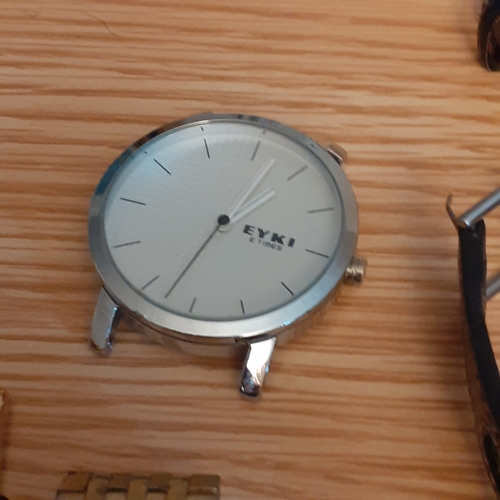 12A - Quantity of watches and watch faces. Leading brands such as Ben Sherman, Fossil, Lorus and more. Als... 