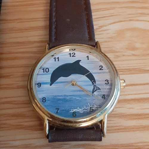 14A - Collection of good condition watches on mostly genuine leather straps. Most likely just batteries re... 