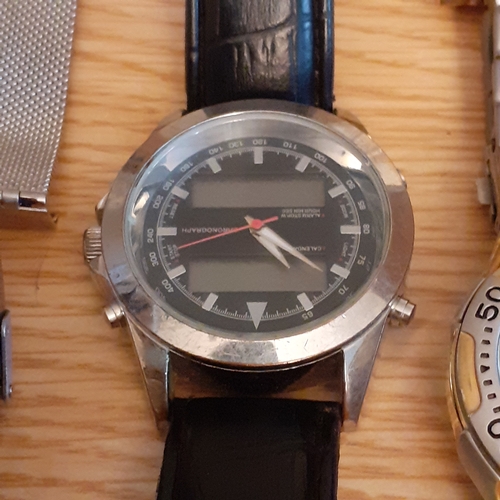 15A - A number of various watches. Various makes and models. Some very nice condition and some need a clea... 