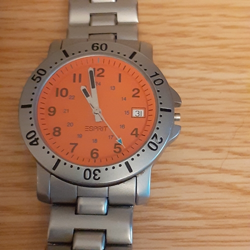 15A - A number of various watches. Various makes and models. Some very nice condition and some need a clea... 