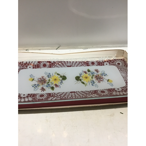 8 - Decorative sandwiches tray