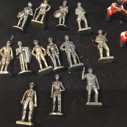 46 - Collection of lead toy soldiers